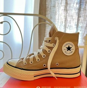 Nomad Khaki Converse 5.5W